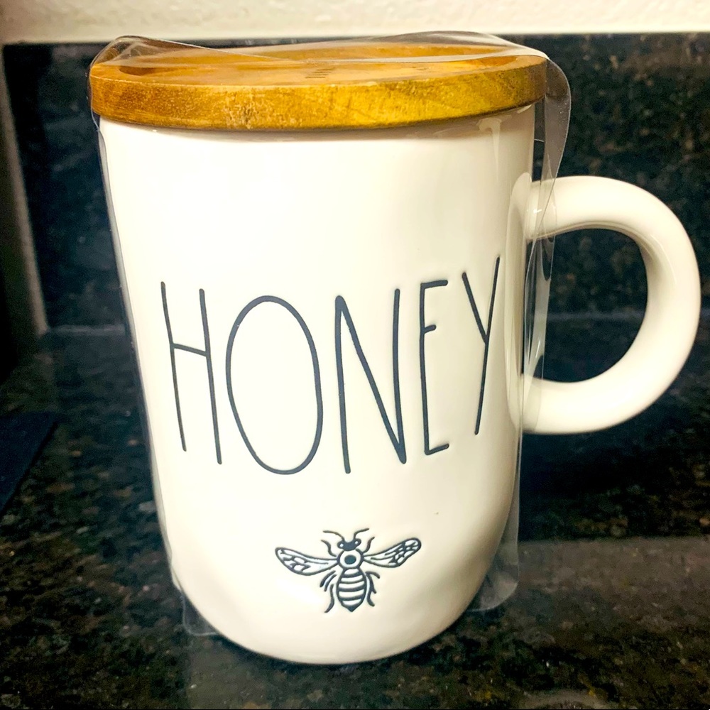 RAE DUNN-Mug With Wooden Topper “Honey 🐝”